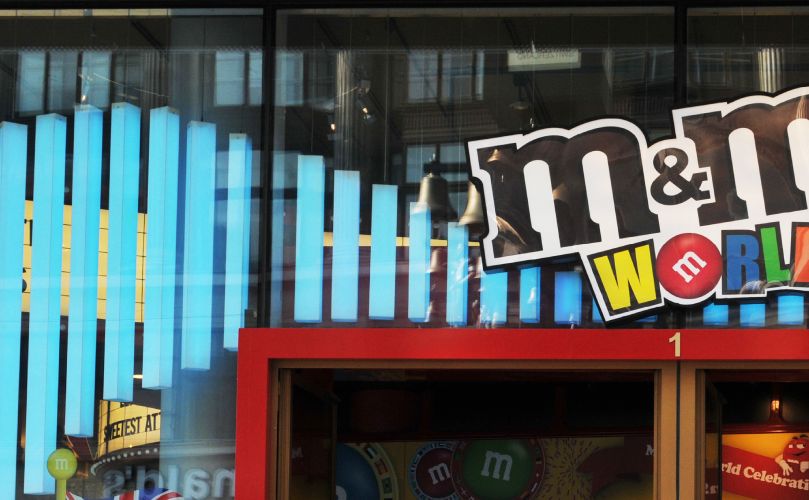 L&#228；海威视M&amp；M&#39；si商店登录&#228&#228;带有标签的羽毛&#39；m&amp；m世界&#39；